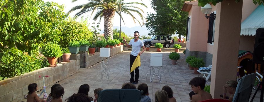 Magia en el 5º cumpleaños de Sara y Lucía. Ibi