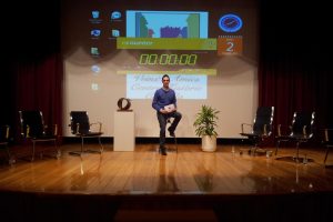 Presentador – Moderador de un debate político en Castalla